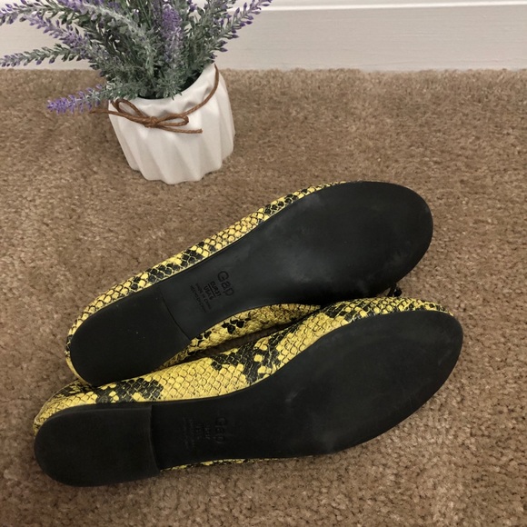 3/$20 GAP Yellow Black Snakeskin Ballet Flats - Picture 6 of 6